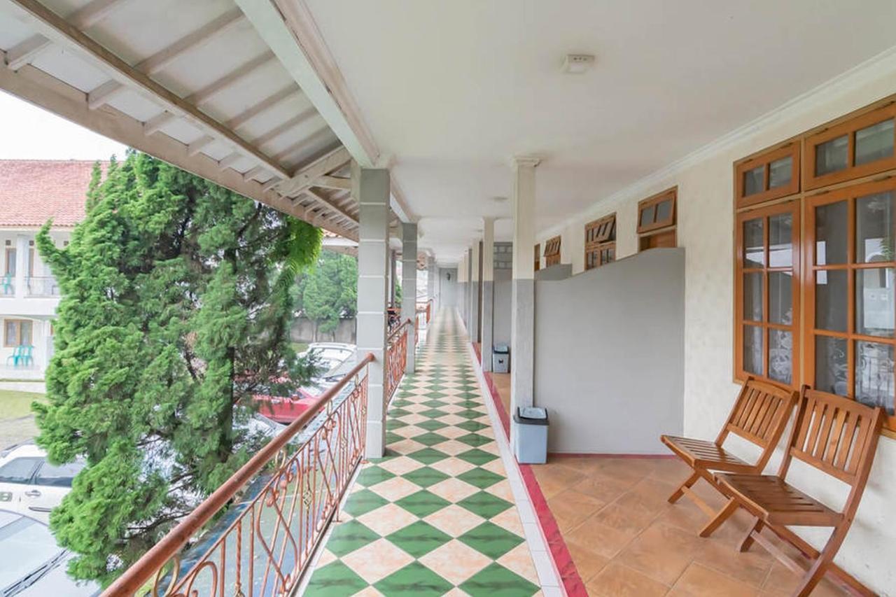 Hotel Puspa Sari Redpartner Чіатер Екстер'єр фото